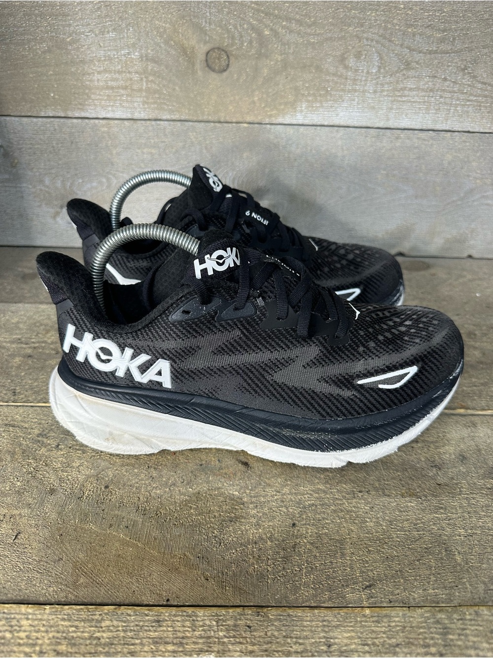 Hoka One Clifton 9 Shoes Women 8 D Wide Black White 1132211 BWHT Running